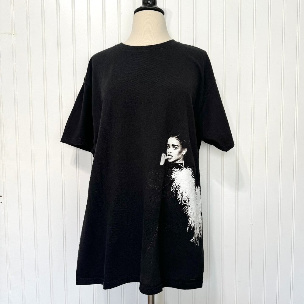 Rihanna Anti World Tour 2016 T-shirt Size L 100% Cotton